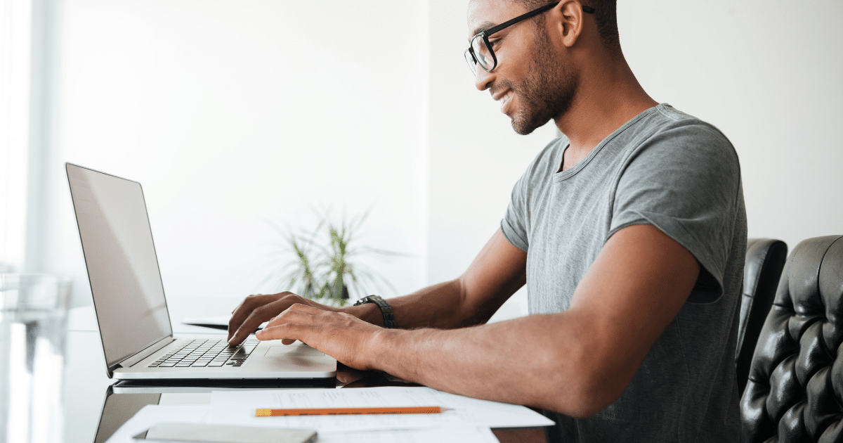 picture-of-student-registering-for0distance-learning-iq-academy