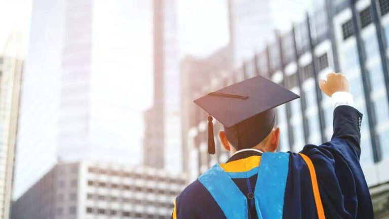 Improve Reporting Skills with iQ Academy’s Advanced Project Management Course